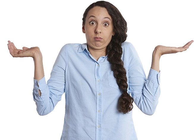 Eine Frau hebt die Schultern und Hände und macht ein fragendes Gesicht