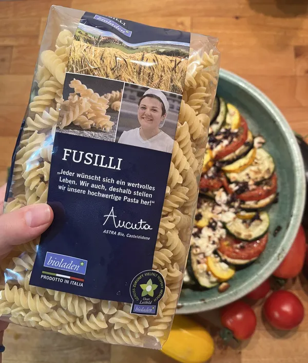 Eine Packung Fusilli Nudeln